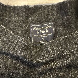 Abercrombie & Fitch Gray Crewneck Sweater
